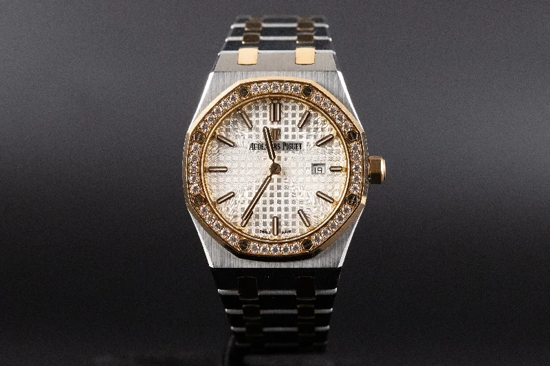 Audemars Piguet<br>67651SR Lady Royal Oak White Dial Diamond Bezel